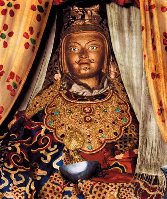 Looks like me Guru Rinpoche