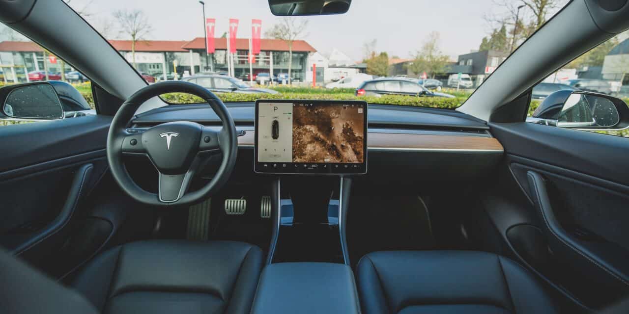 bram-van-oost-Interior Tesla 3-unsplash (2)
