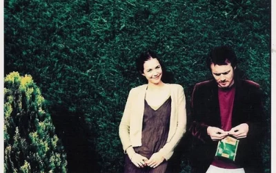 Now Damien Rice and Lisa Hannigan Watch the chemistry sparkle!