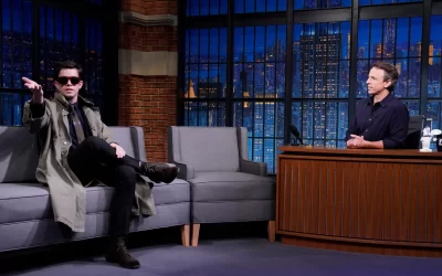 John Mulaney and Seth Meyers relax in mutual love