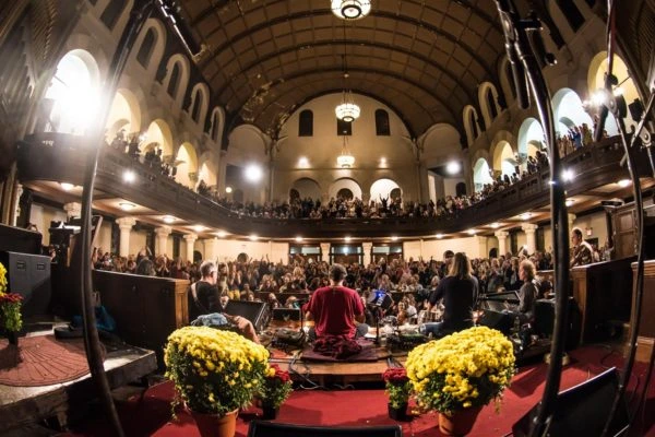 Krishna Das live kirtan at St. Paul and St. Andrew in New York City, leading devotional chant with full band