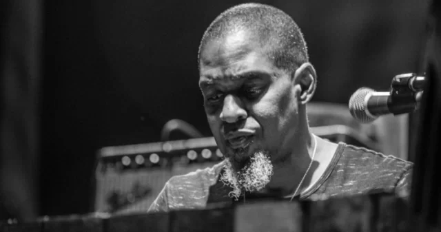 Kofi Burbridge RIP HD image B&W at Keyboards