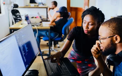 desola-lanre-ologun-Law students studying online together -unsplash