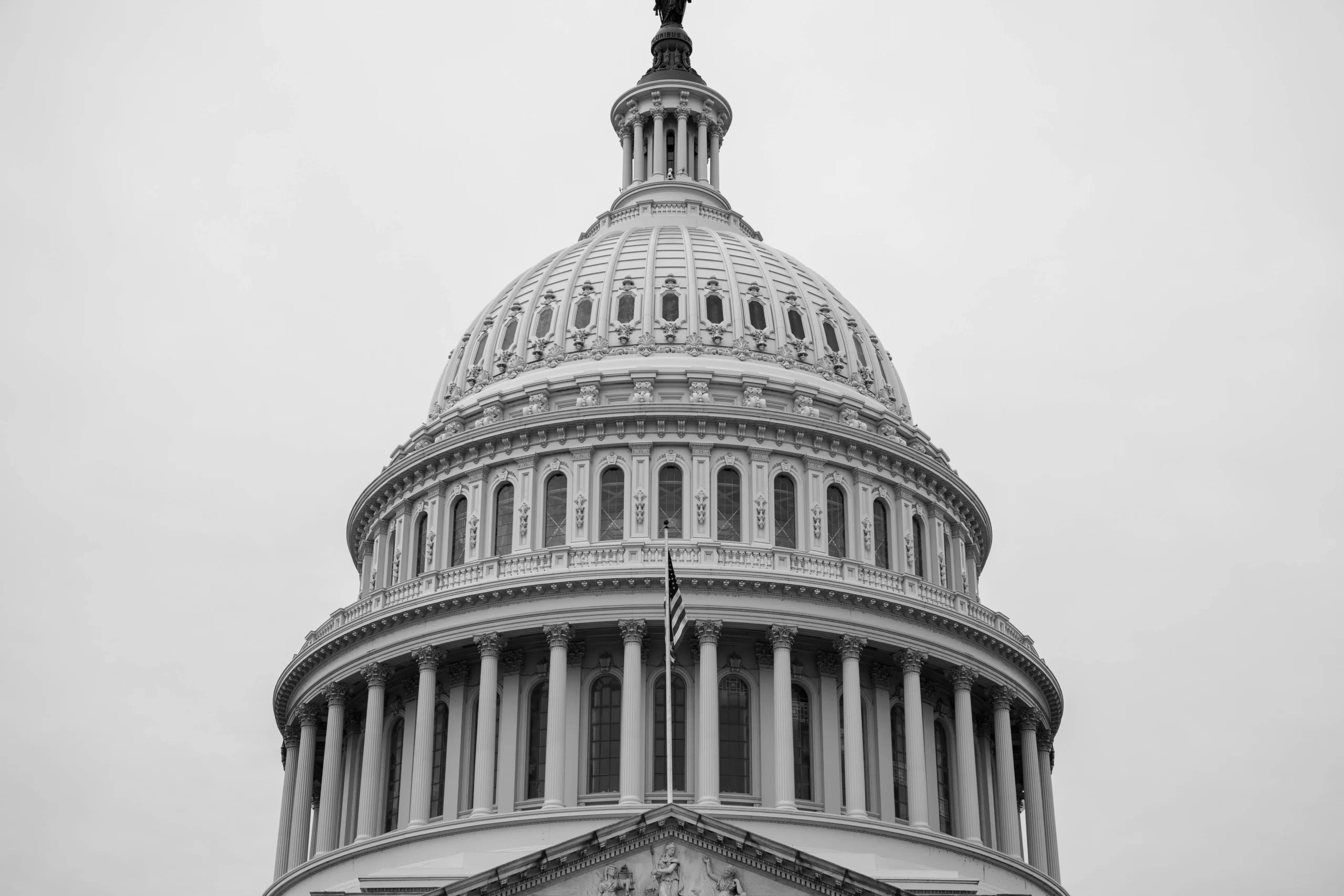 joshua-sukoff-US Capitol Building rotunda exterior unsplash
