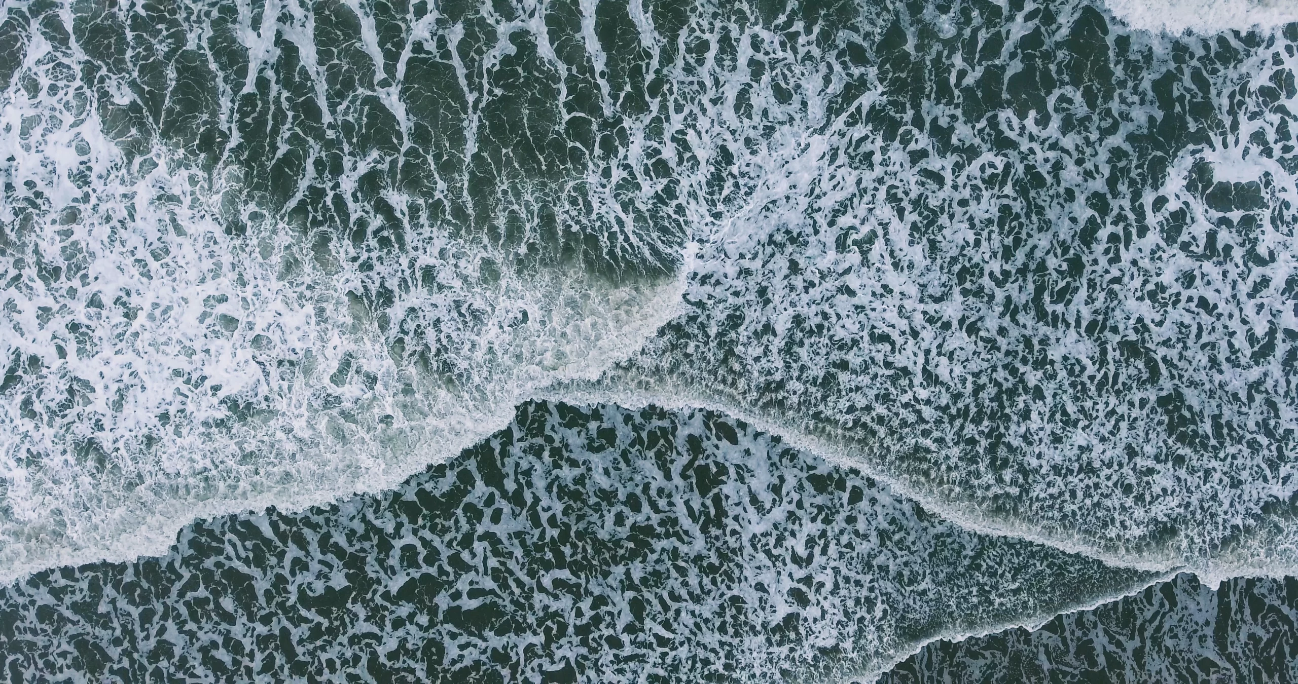 red-morley-hewitt-Aerial View of Devon Ocean coast-unsplash