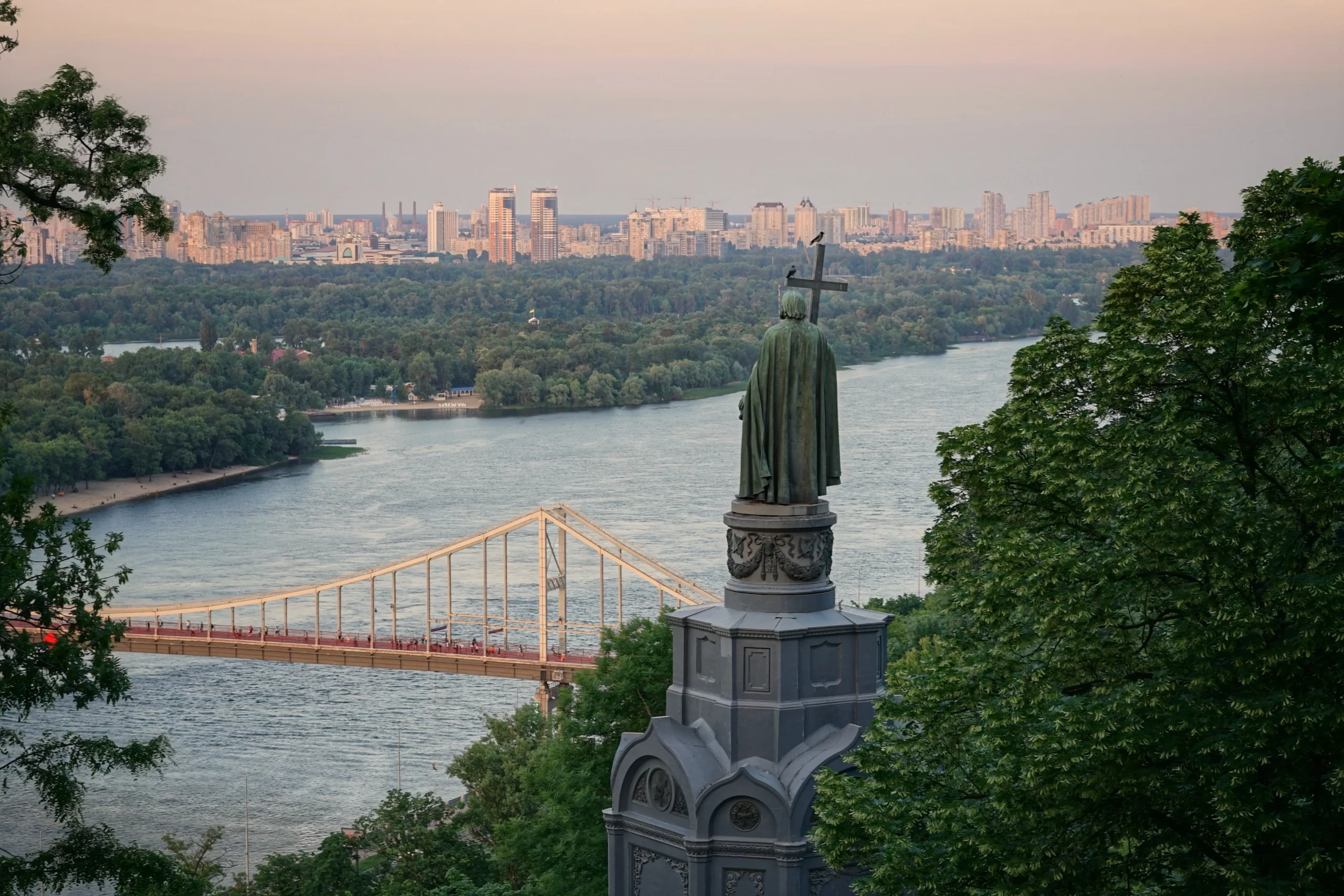 Kyiv, Ukraine Published on June 3, 2019 SONY, ILCE-7M2 Free to use under the Unsplash License