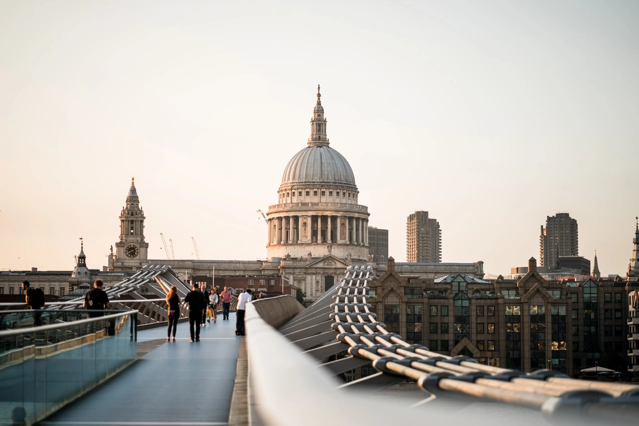 Millennium Bridge, London, United Kingdom<br />
Published on July 24, 2018<br />
SONY, ILCE-7M2<br />
Free to use under the Unsplash License