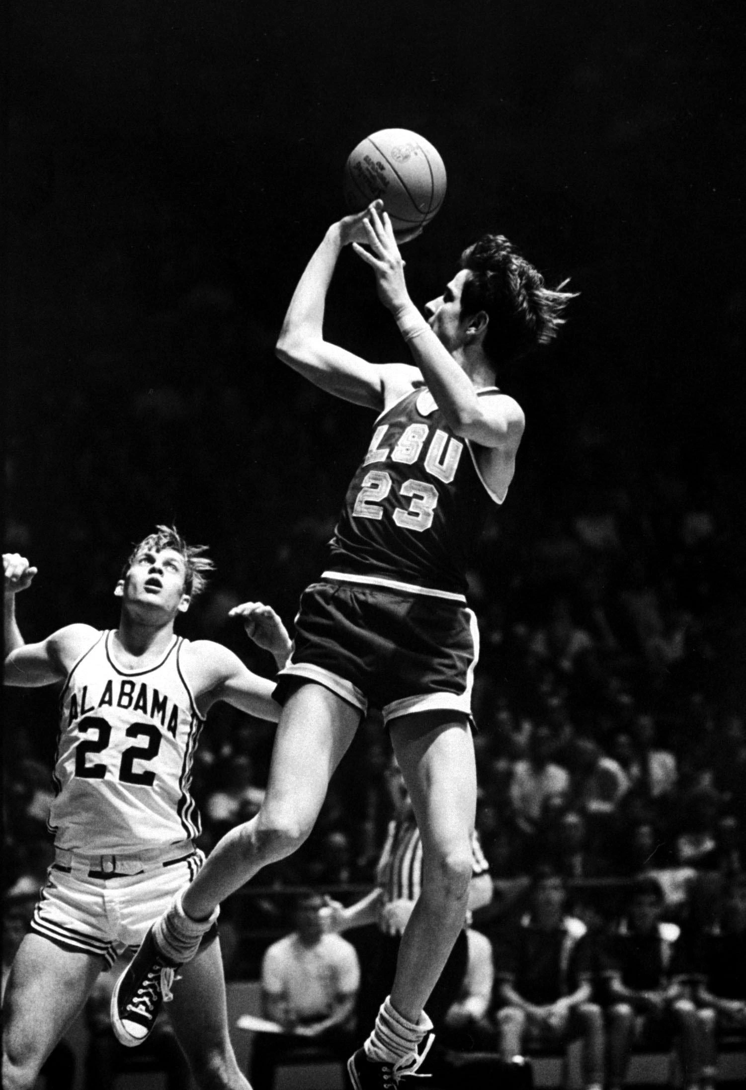 Pete Maravich playing for LSU short range jumper shot