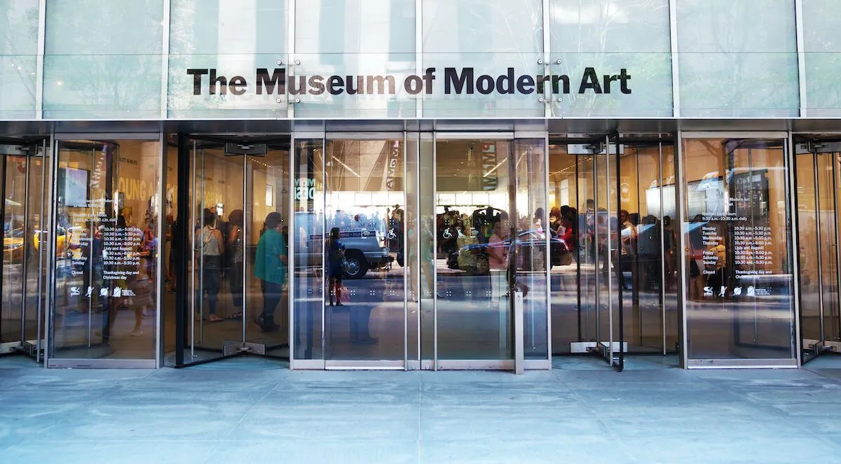 How To Make the Most of Your One Day at the MoMA in New York City<br />
NEW YORK CITY MUSEUMS<br />
by ARYANA AZARI