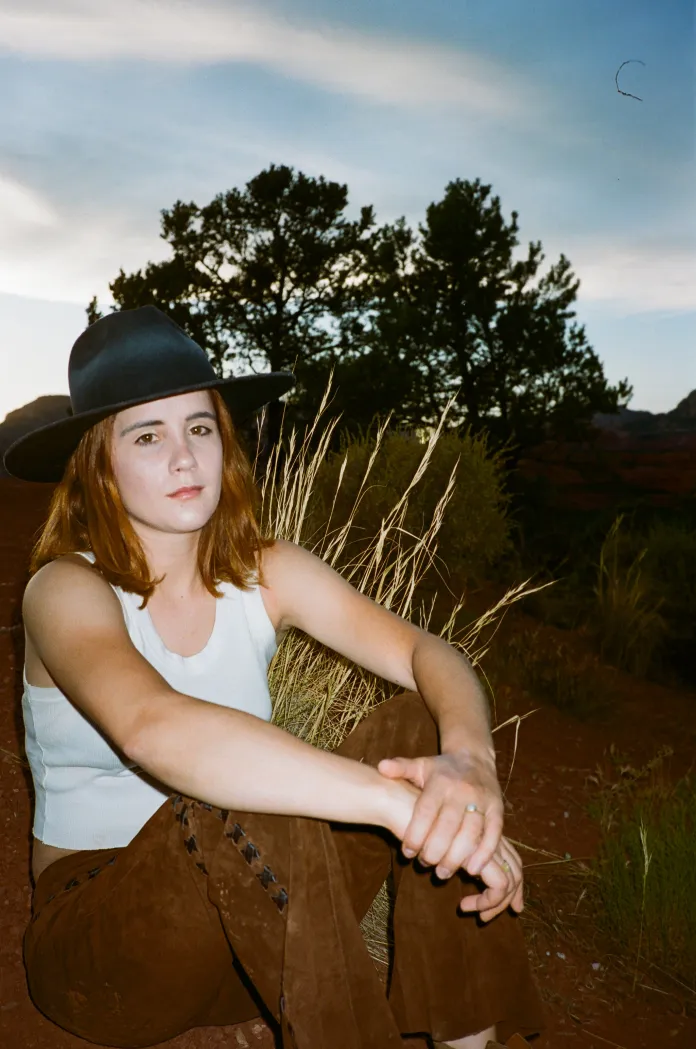 A Chat With Americana Pop Singer-Songwriter Rae Isla & A Look At Her New Single ‘Lovely Lies’ A Chat With Americana Pop Singer-Songwriter Rae Isla & A Look At Her New Single ‘Lovely Lies’