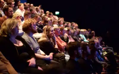 The promise of blockchain Met de opkomst van de cryptocurrency Bitcoin kwam ook de revolutionaire technologie in beeld; de blockchain. FIBER en de Brakke Grond presenteren een avond met de Vlaamse cyberfilosoof Michel Bauwens over de blockchain. Een gedecentraliseerde database die de basis vormt achter de controversiële Bitcoin. Image by Sebastiaan ter Burg. Attribution 2.0 Generic CC BY 2.0 Deed