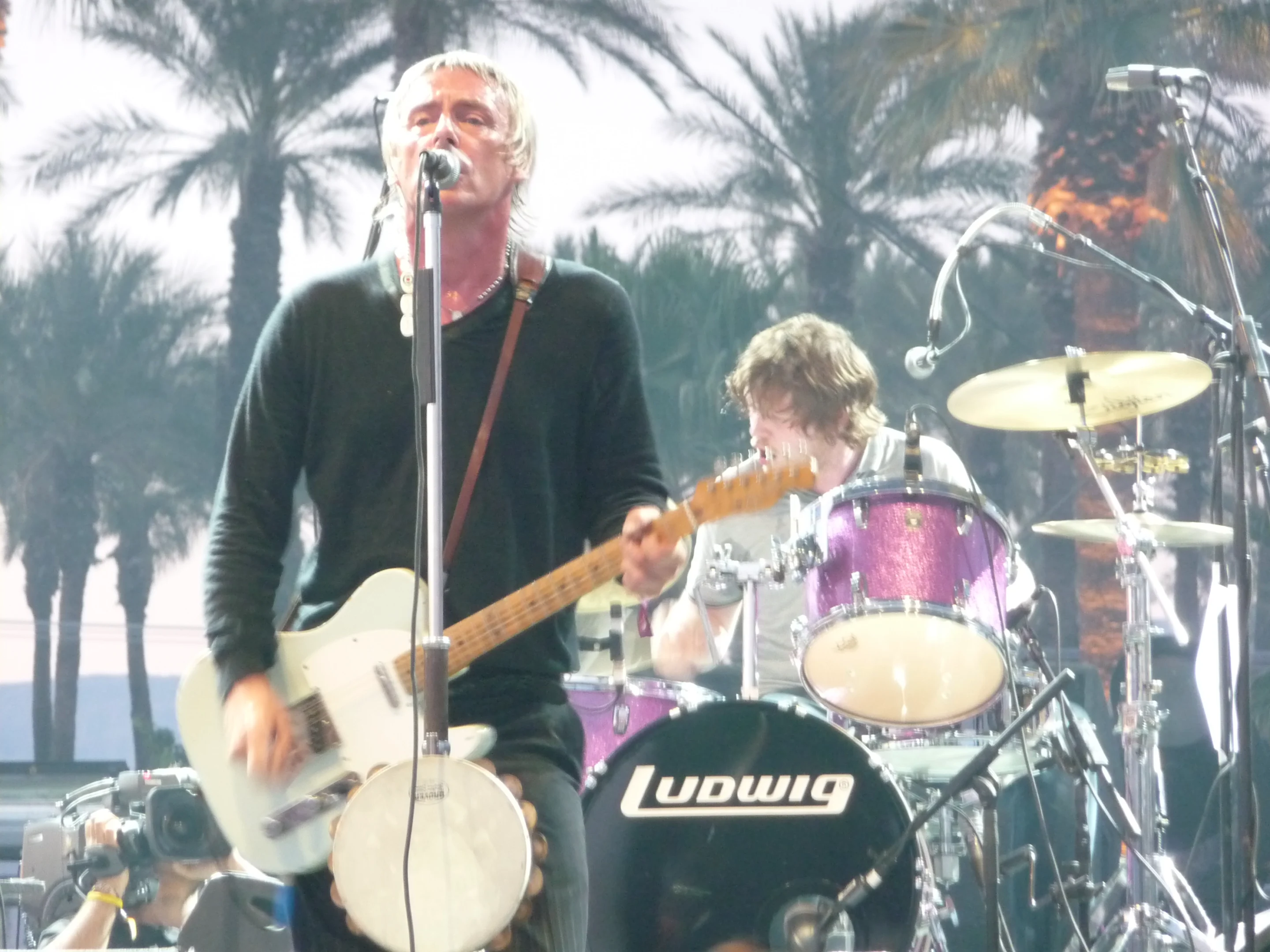 Paul Weller at Coachella 2009 Uploaded on April 20, 2009 Taken on April 19, 2009. Attribution 2.0 Generic CC BY 2.0 Deed