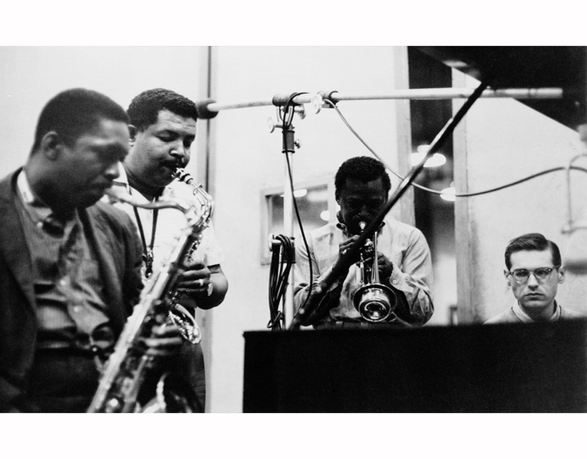 john-coltrane-wallpapers John Coltrane – Cannonball Adderley – Miles Davis and Bill Evans
Kind of Blue recording session 1958