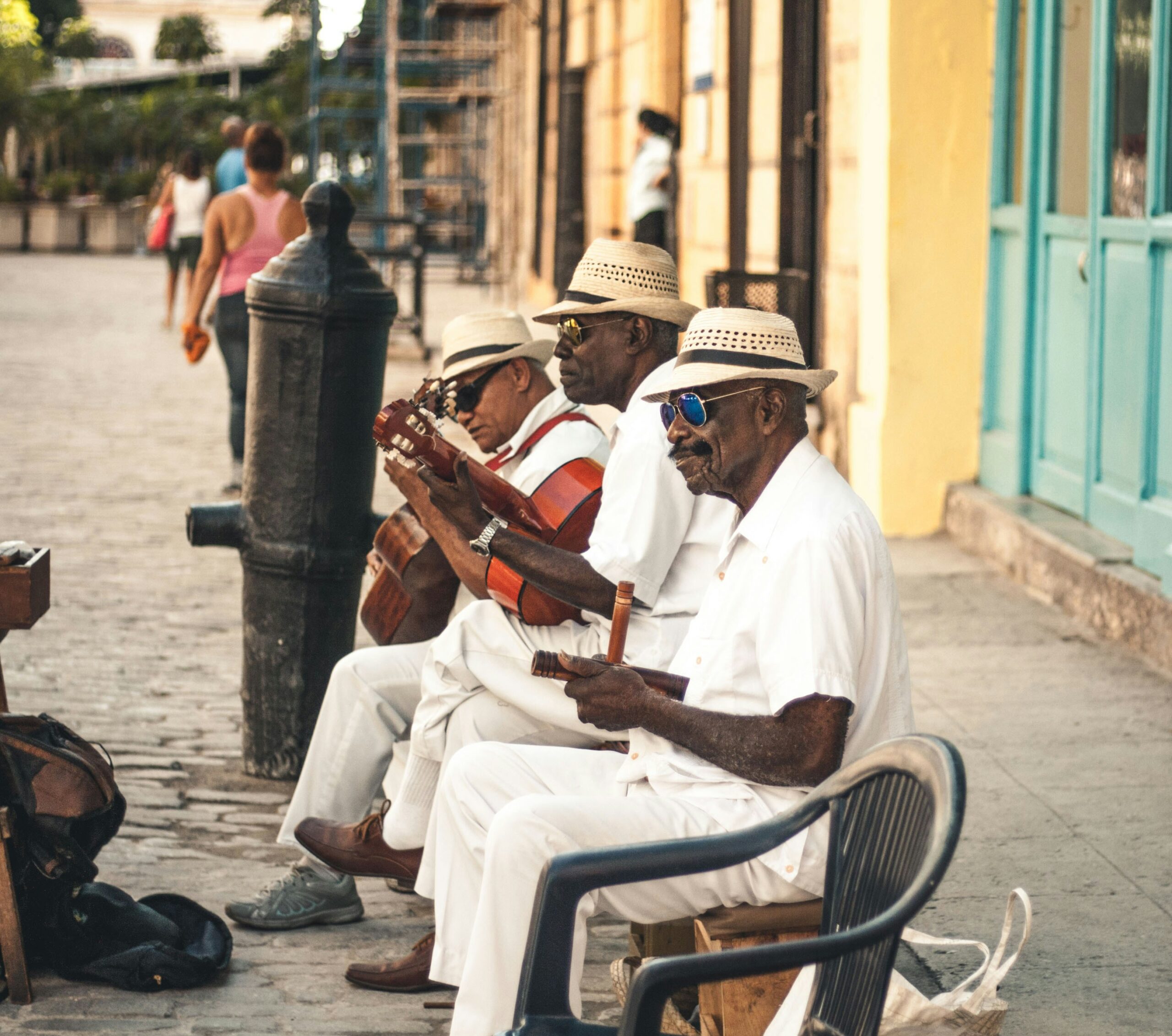 In the radiant city of the Havana, three musicians perfumed the air with what made everyone enjoy their day a tiny bit more. Havana, the city where music never ends.

Havana, Cuba