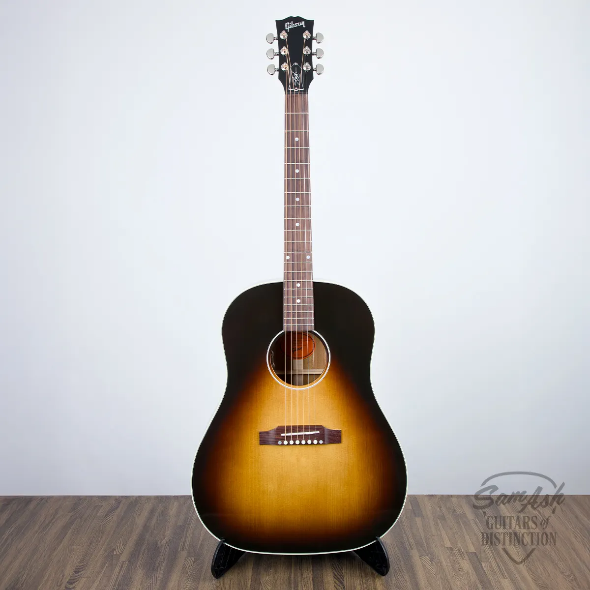 Gibson Slash J-45 Standard Acoustic Electric Guitar November Burst #20635026
Serial #20635026. This is the exact guitar you will receive.
