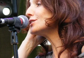 English: Patty Griffin at the New West Records party during SXSW (South by Southwest music festival in Austin, Texas) in 2010. Date 18 March 2010, 16:37 Source SXSW 2010 - Patty Griffin Author Ron Baker