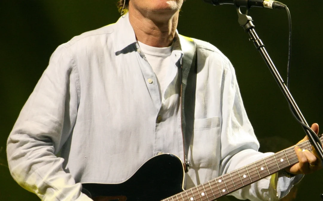 English: Steve Winwood Cropredy Festival, August 13 2009 Māori: E waiata ana a Steve Winwood i te Cropredy Festival i rā tekau mā toru o Here-o-Pipiri i te tau 2009. Date Taken on 13 August 2009 Source https://www.flickr.com/photos/beanmunster/4267443326/ Author Brian Marks Permission (Reusing this file) CC-BY-SA