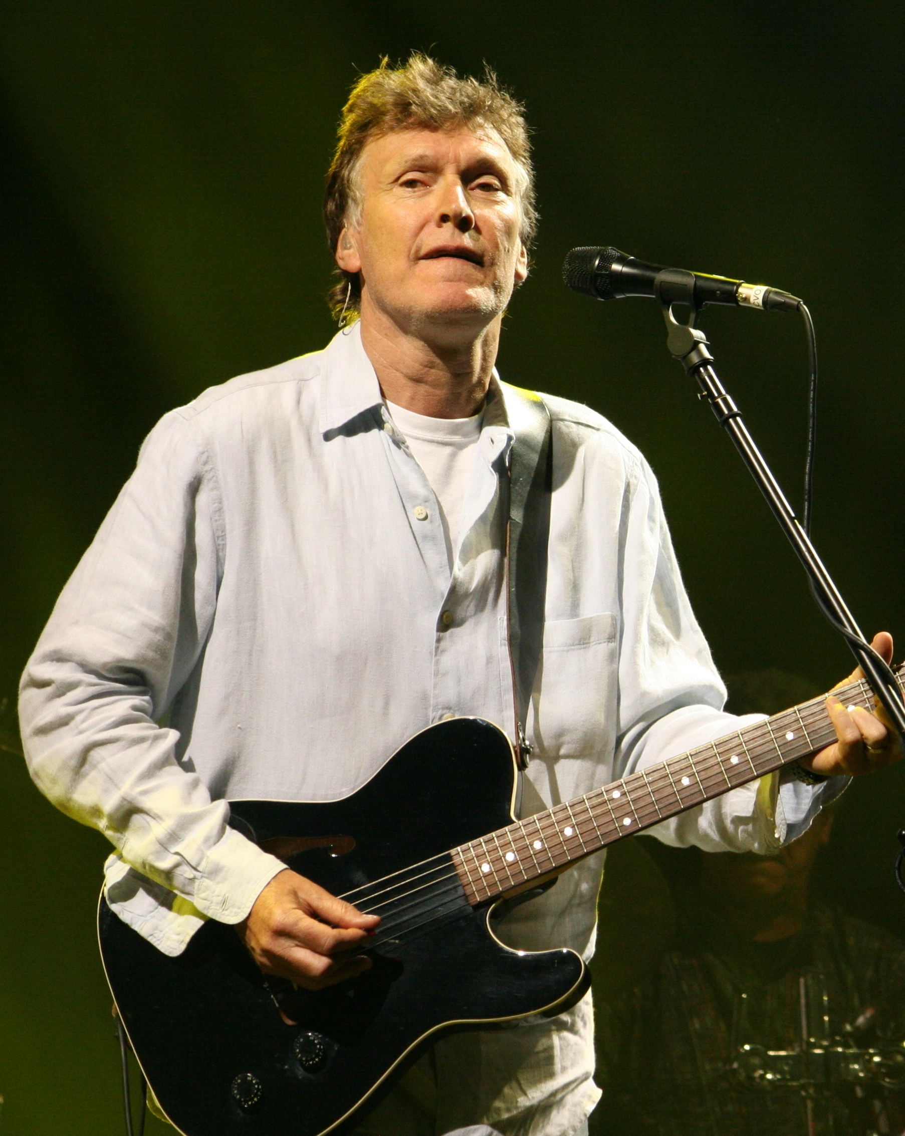 English: Steve Winwood Cropredy Festival, August 13 2009 Māori: E waiata ana a Steve Winwood i te Cropredy Festival i rā tekau mā toru o Here-o-Pipiri i te tau 2009. Date Taken on 13 August 2009 Source https://www.flickr.com/photos/beanmunster/4267443326/ Author Brian Marks Permission (Reusing this file) CC-BY-SA