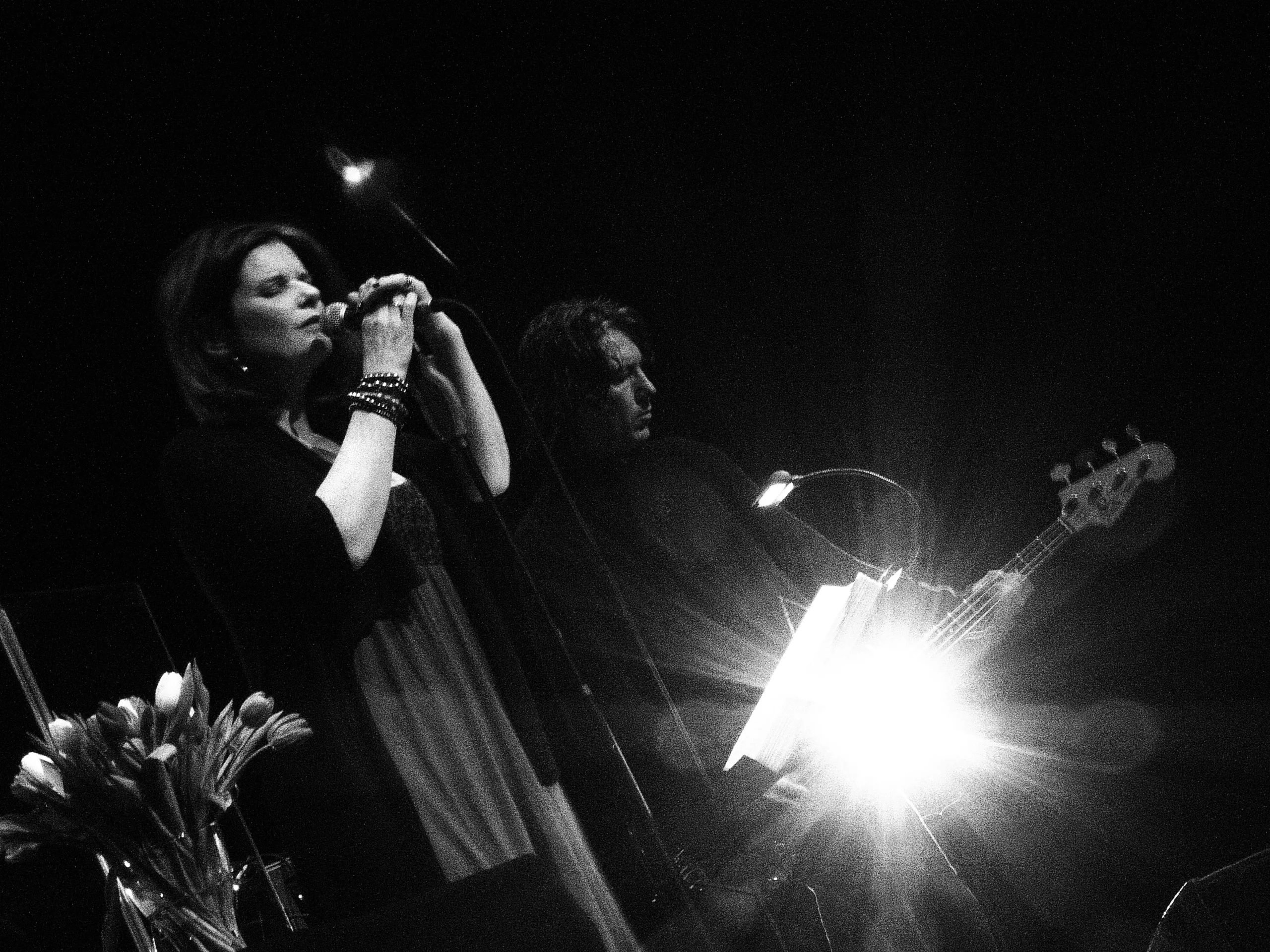 Cowboy Junkies - Barbican 25 01 13.Panasonic DMC-TZ20.Paul Carless.Attribution 2.0 Generic<br />
  CC BY 2.0<br />
Deed