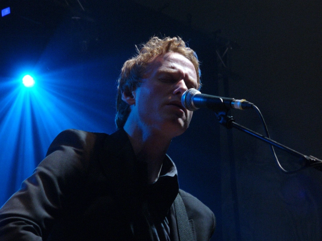 Teddy Thompson - support<br />
Upfront And Down Low. by Andy 6teezeven. Attribution 2.0 Generic</p>
<p>CC BY 2.0<br />
Deed