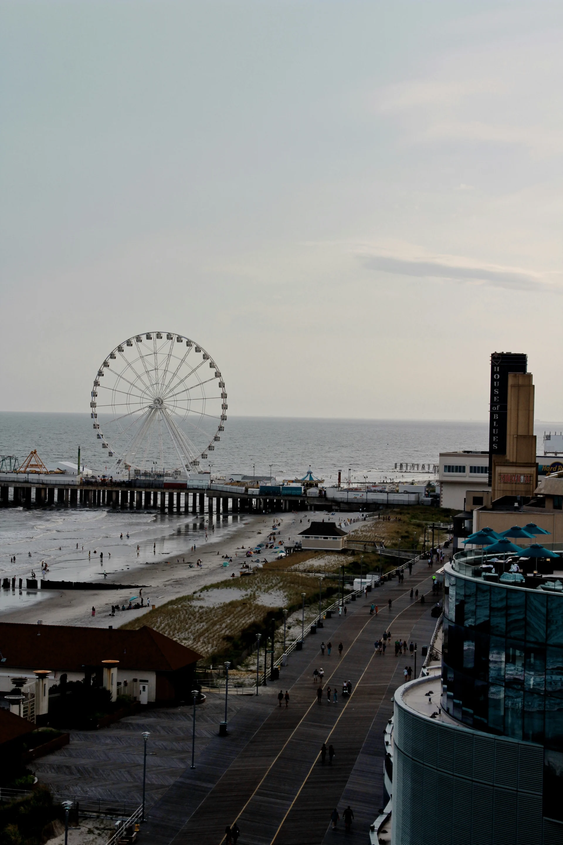 Atlantic City, NJ, USA Published on September 6, 2019 Canon, EOS Rebel T6 Free to use under the Unsplash License