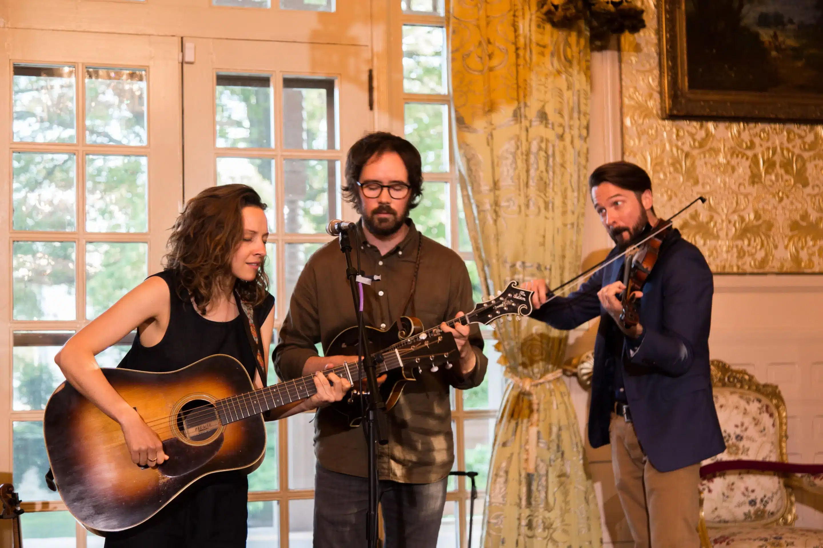 Mandolin Orange_Music At The Mansion-13 Attribution-NonCommercial-ShareAlike 2.0 Generic Mandolin Orange at the Mansion Raleigh NC CC BY-NC-SA 2.0 Deed