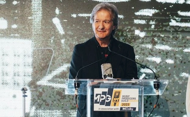 Mpg_bob_clearmountain_ English: Bob Clearmountain 2023 MPG Icon Award Recipient Date 27 June 2025 Source Own work Author Marlene apogee I, the copyright holder of this work, hereby publish it under the following license: w:en:Creative Commons attribution share alike This file is licensed under the Creative Commons Attribution-Share Alike 4.0 International license. You are free: to share – to copy, distribute and transmit the work to remix – to adapt the work Under the following conditions: attribution – You must give appropriate credit, provide a link to the license, and indicate if changes were made. You may do so in any reasonable manner, but not in any way that suggests the licensor endorses you or your use. share alike – If you remix, transform, or build upon the material, you must distribute your contributions under the same or compatible license as the original.