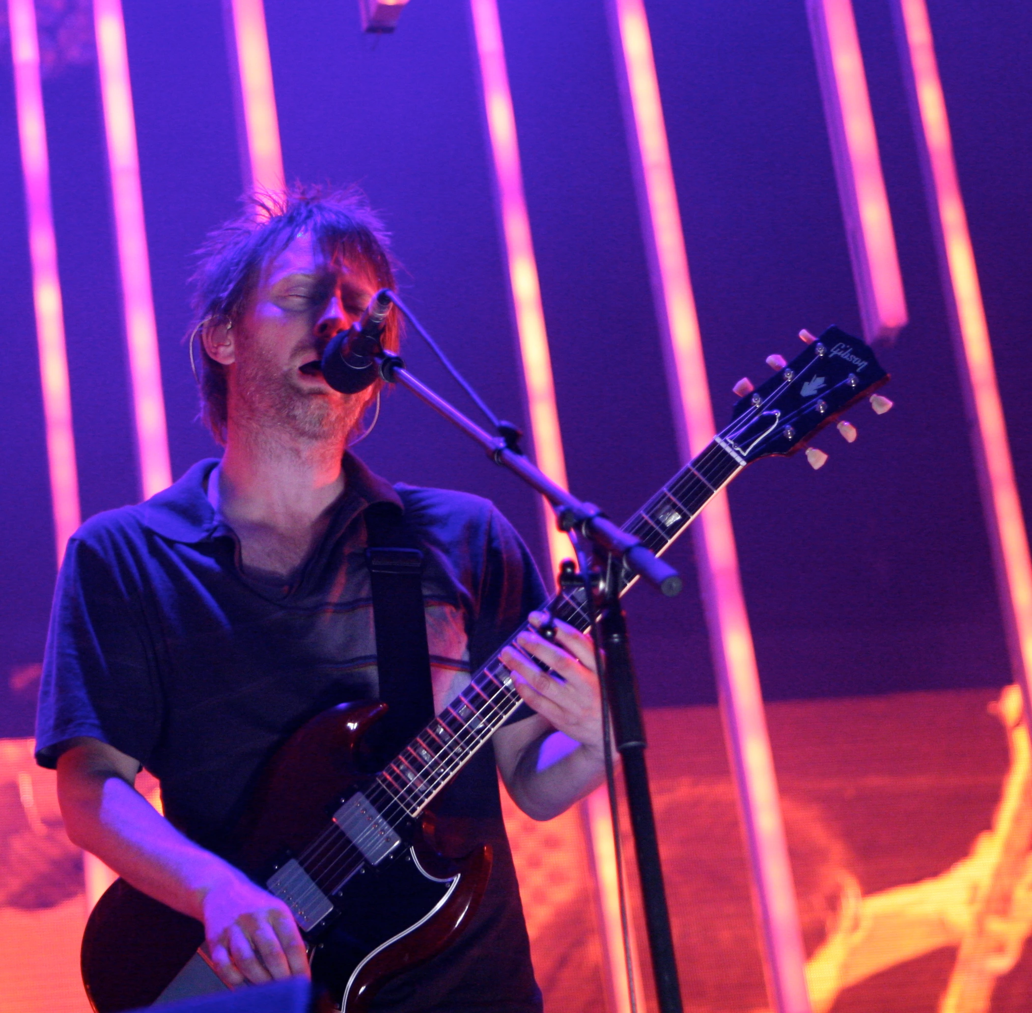 Radiohead en Barcelona, Alterna2 http://www.alterna2.com Festival Radiohead en el Daydream Festival que se celebró en Barcelona el 12 de Junio de 2008. Podéis encontrar más información de este y otros eventos en nuestra web: www.alterna2.com Uploaded on June 12, 2008 Taken on June 12, Attribution-ShareAlike 2.0 Generic CC BY-SA 2.0 Deed