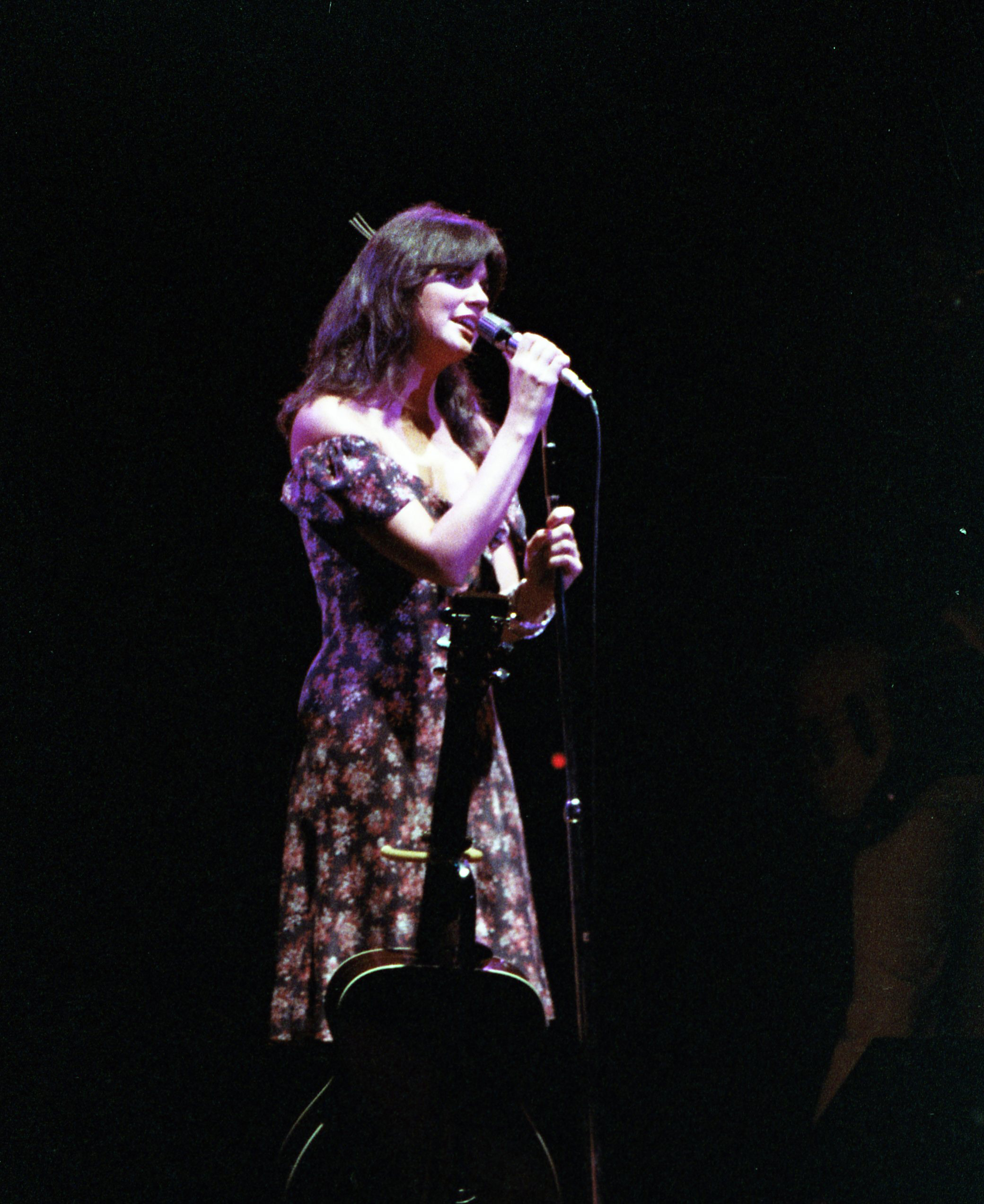 Linda Ronstadt concert - UT Arlington August 1977 Linda Ronstadt concert - UT Arlington August 1977