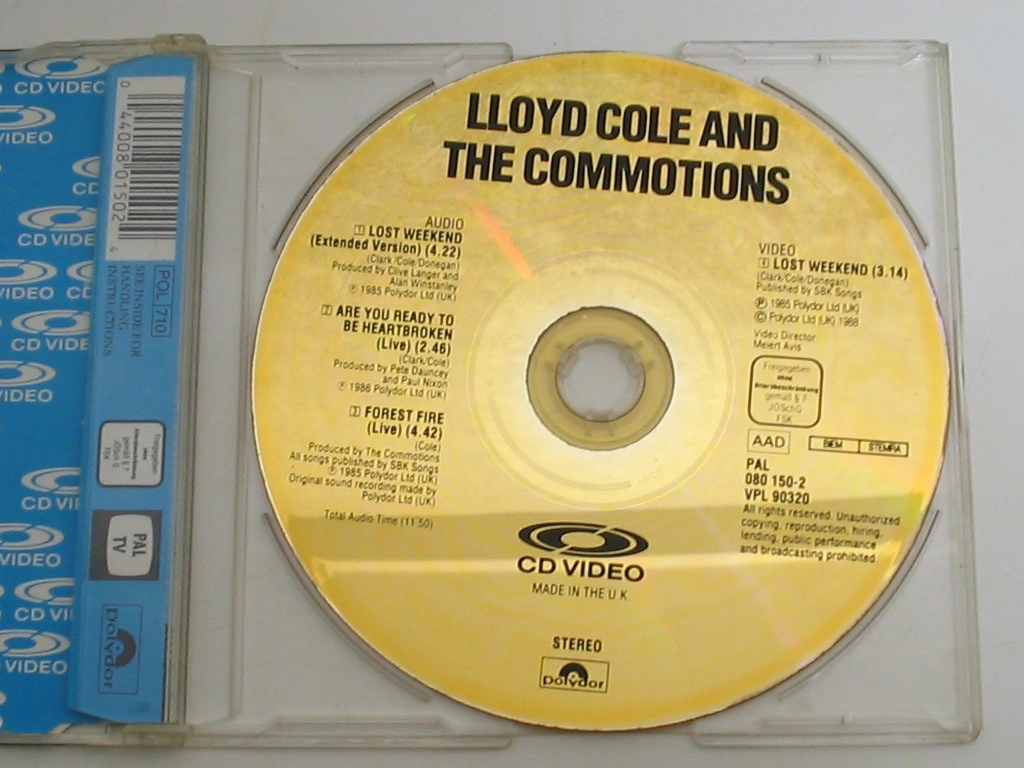_CD Video_ format disc of Lloyd Cole and the Commotions CD Video" format disc of Lloyd Cole and the Commotions. CD Video was essentially a hybrid of audio CD and Laserdisc based content, and is not to be confused with the entirely incompatible "Video CD" format. Nederlands: goudkleurige CD-Video disk Date 9 October 2004 (original upload date) Source Transferred from nl.wikipedia to Commons. Author Michiel1972 at Dutch Wikipedia
