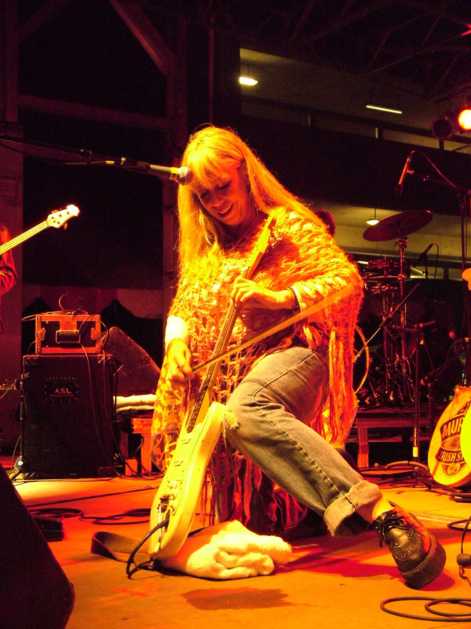 Rickie Lee Jones on the Legacy Stage Rickie Lee Jones on the Legacy Stage Uploaded on June 16, 2007 Taken on June 15, 2007. Image by Janet Spinas Dancer. Attribution 2.0 Generic CC BY 2.0 Deed