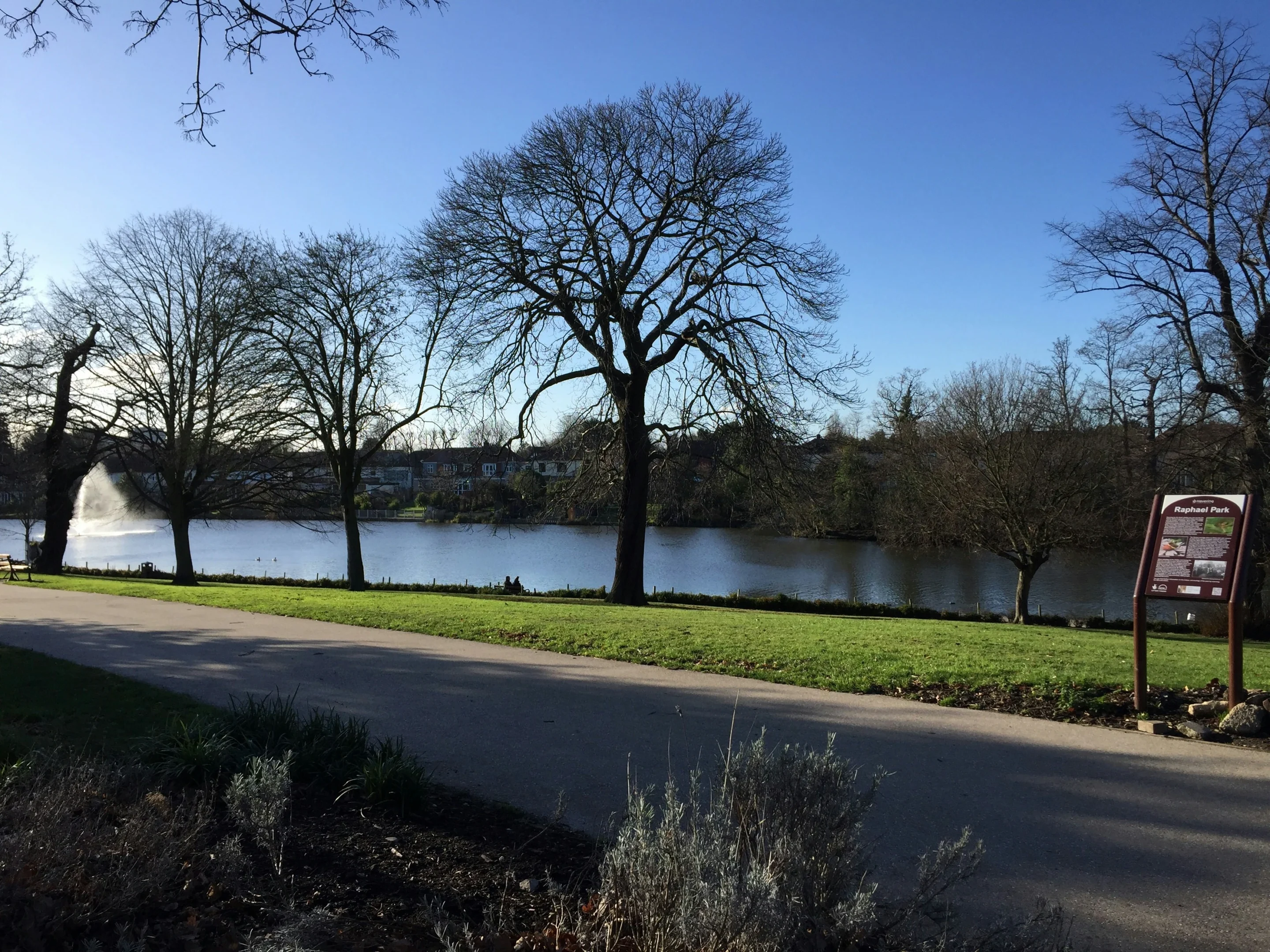 josie-jean- Raphael Park, Romford, United Kingdom Raphael Park, Romford, United Kingdom Published on June 29, 2020 (UTC) Apple, iPhone 6 Free to use under the Unsplash License