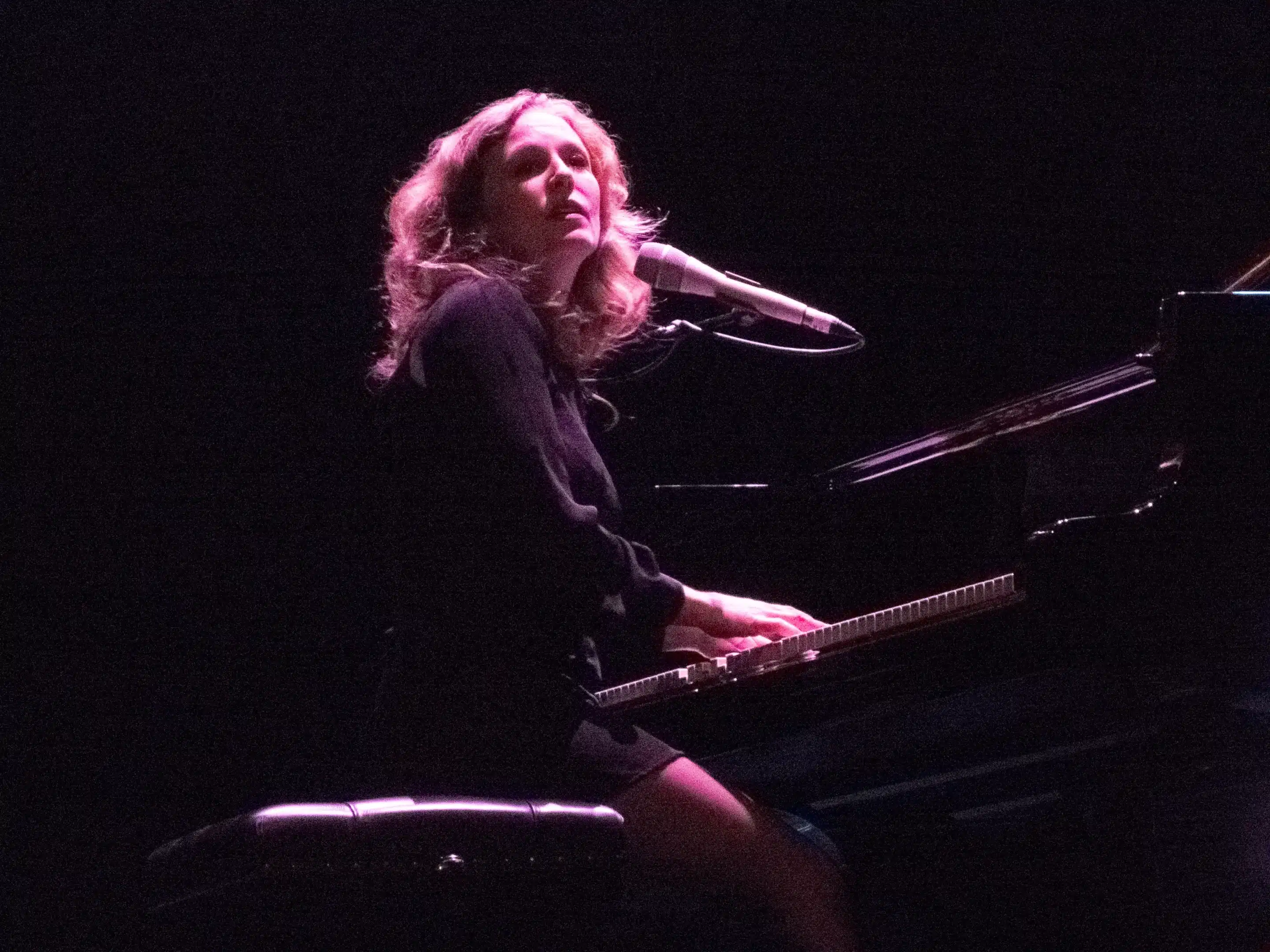 Tift Merritt + Josh Ritter - Barbican Hall, London - 10 novembre 2013. Image by Andrea Sartorati. Attribution 2.0 Generic CC BY 2.0 Deed Tift Merritt + Josh Ritter - Barbican Hall, London - 10 novembre 2013. Image by Andrea Sartorati. Attribution 2.0 Generic CC BY 2.0 Deed