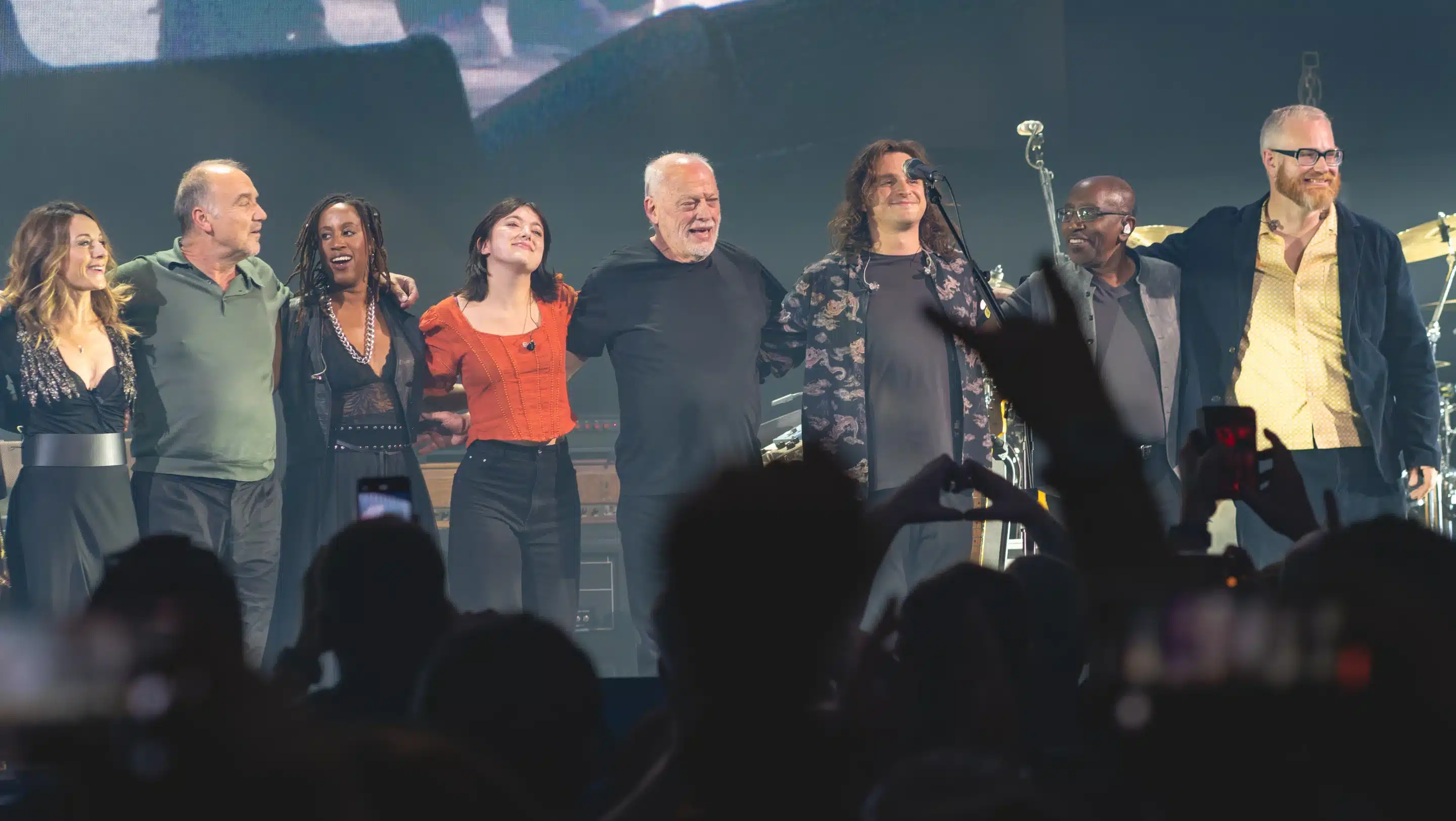 DGilmourRAH111024 (61 of 63) Entire band, including David and Romany Gilmour takes a bow at end of show Royal Albert Hall. Attribution 2.0 Generic CC BY 2.0 DeedImage by Ralph_PH Taken on October 11, 2024. DGilmourRAH111024 (61 of 63) Entire band, including David and Romany Gilmour takes a bow at end of show Royal Albert Hall. Attribution 2.0 Generic CC BY 2.0 Deed